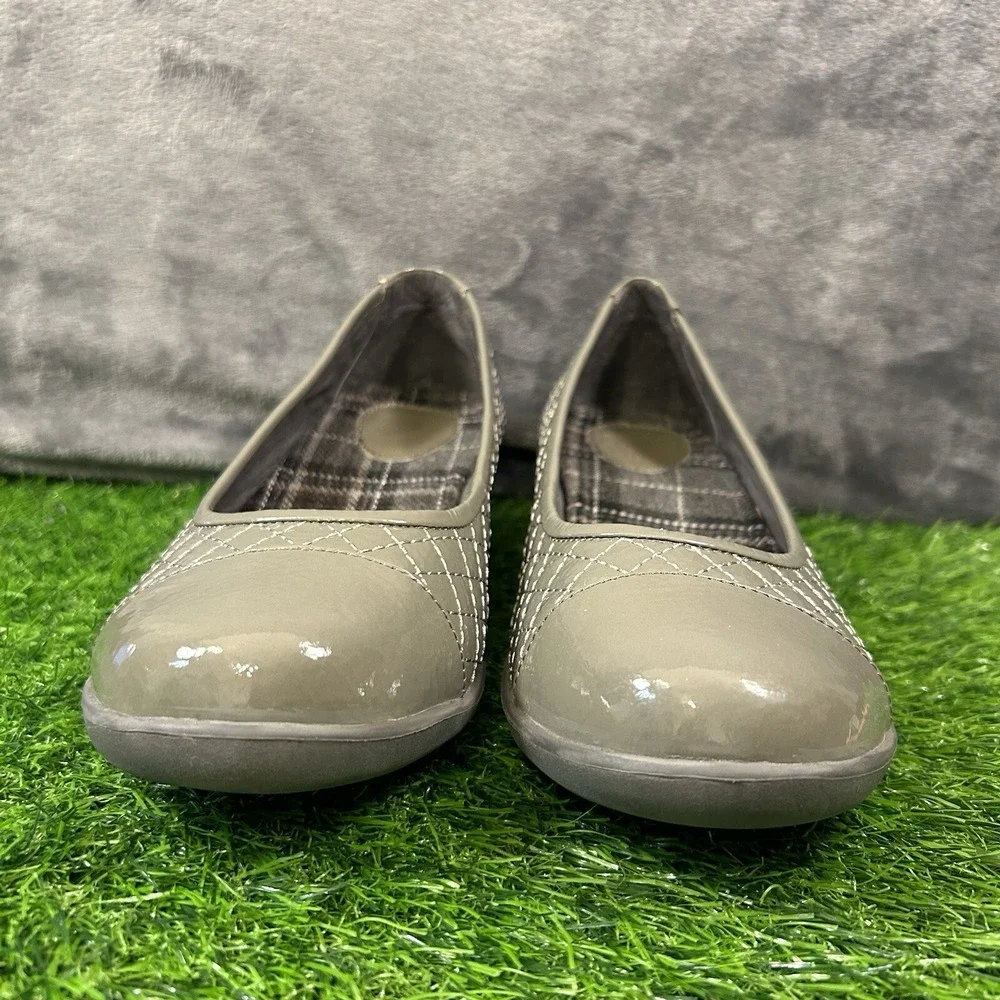 Gravity Defyer VersoShock Flats Womens 10.5 Gray Quilted Patent Leather